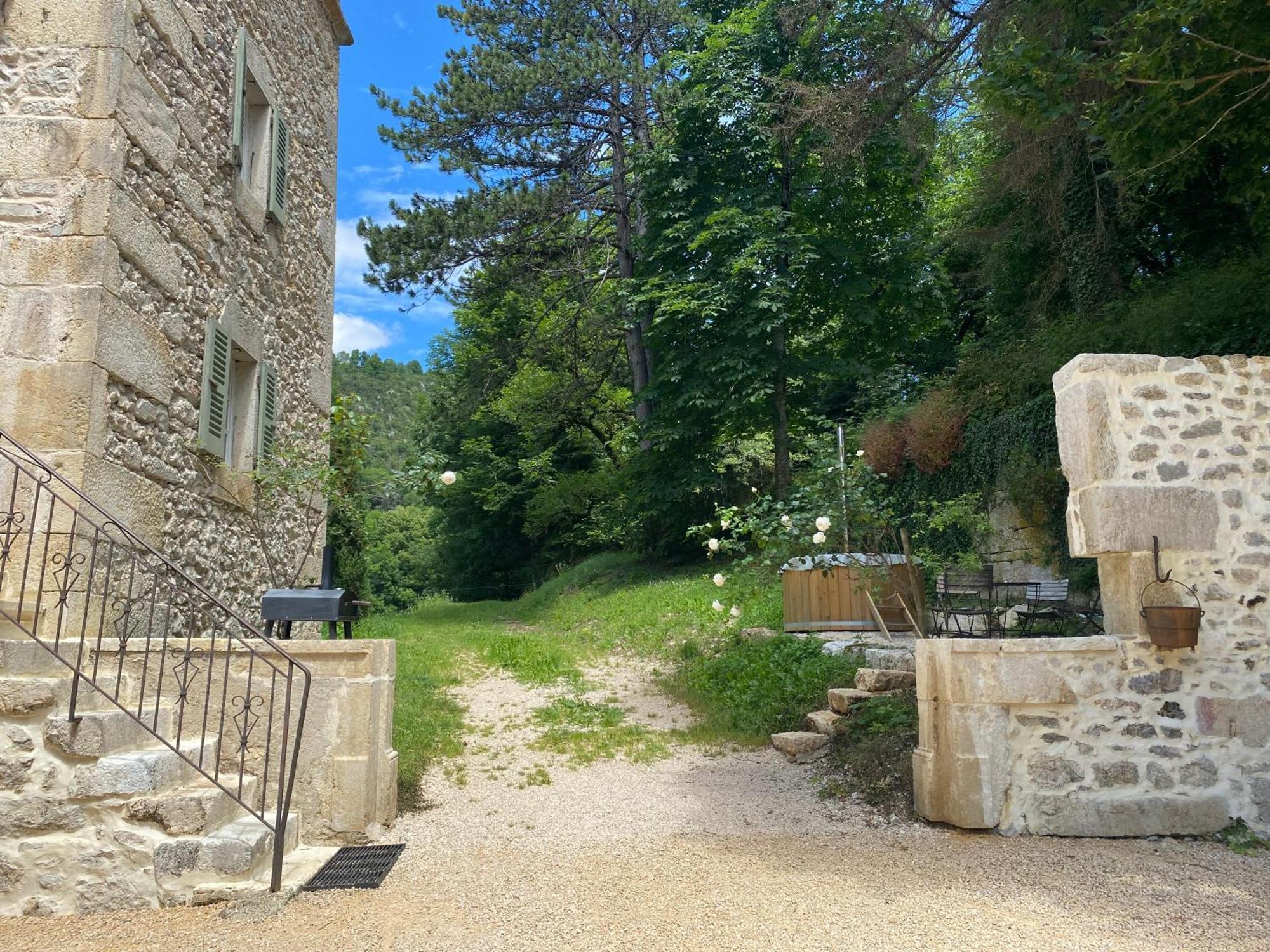 Domaine Du Tres-Haut - Chateau De Montanges 외부 사진
